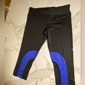 Zumba black/blue capri leggings size medium